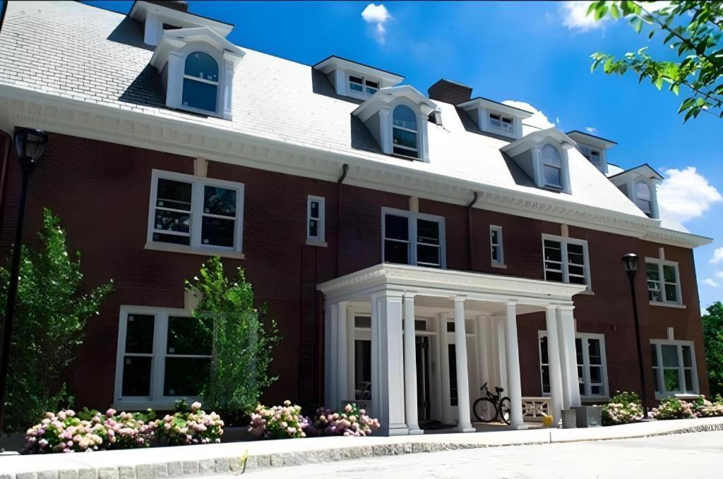 เดอะจอร์จ มอนต์แคลร์ Hotel Montclair ภายนอก รูปภาพ